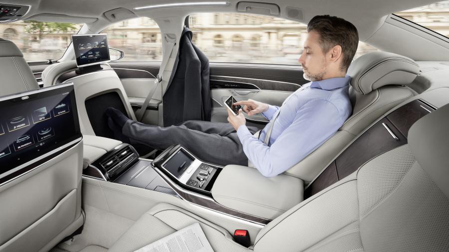 Интерьер Audi A8 L 55 TFSI Quattro (D5) 2017 года  (WW) (фото 25 из 116)